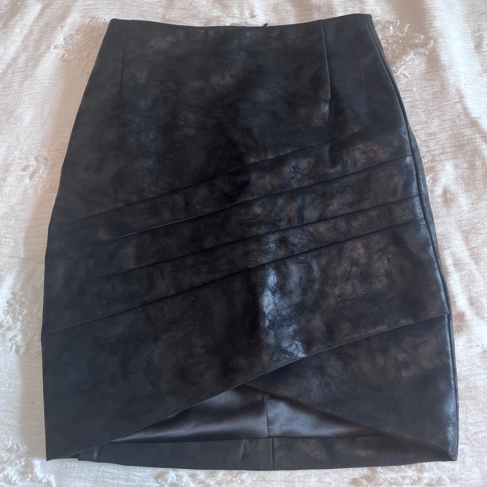 NWOT Guess Leather Skirt